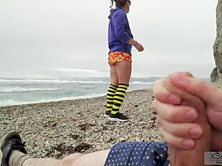 Crazy Stranger on Sea Beach Sucks Exhibitionist’s Dick for Cum on Huge Curvy Ass - Xsanyany