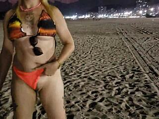 loira do tchan flashing boobs and pussy at beach