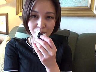 Japanese babe seduces in steamy encounter