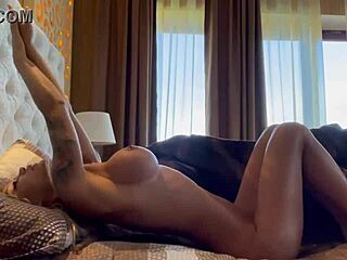 Man, I’m totally hooked on Monika Fox’s morning solo sesh!