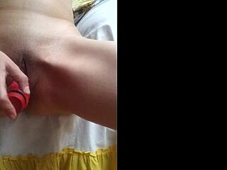 girl toying her pussy with toys and anal