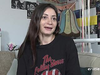 sexy brunette babe toys herself with magic wand 😏