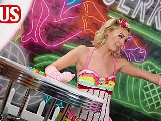 Sheena Ryder Jerks Off With Air Thugger In Jerkaoke