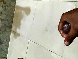 bangalore guy jerks off in group with shemale and indian chicks 😏