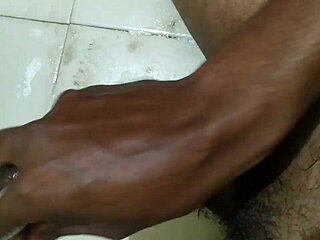 bangalore guy jerks off in group with shemale and indian chicks 😏