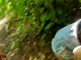 Bold Duas Putas Safadas Chupando Pau no Parque Ibirapuera