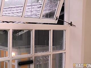 thaiz gomes meets mark butt in casting trailer encounter