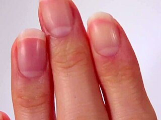 i love watchin girls with hand fetish, it's so excitin to see their soft hands