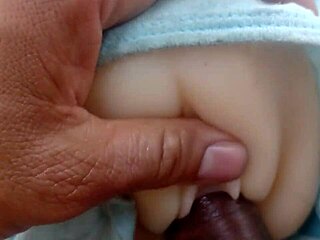 Delicious Bucetinha Teased in Public