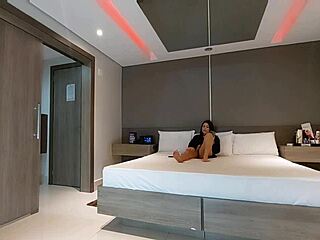 Veio entregar pizza e dei pro motoboy Big Bambu enquanto marido tava fora, sabe?