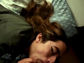 That teen 18+ gave an amazing blowjob after the party 😏