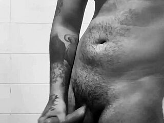 I masturbate thinking about my hot neighbor squirting 😈