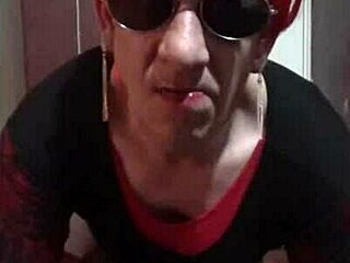 Bisexual Crossdresser Mark Wright Seeks New Year Adventure