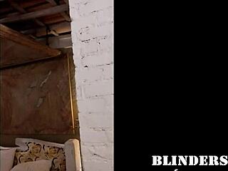 Comendo Com Plug Anal?