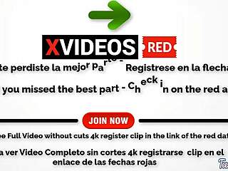 Papi, what are you doing? Teach me to play with that thing! 😏