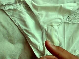 he shares a story of pleasuring himself with his girlfriend's panties