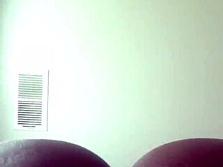 Amateur ebony pussy getting horny with dildo