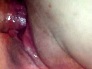 Feuchte Pussy Wird Gefickt!