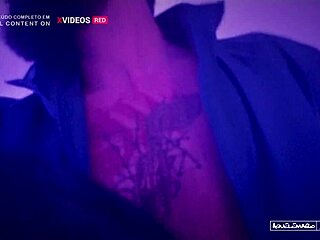 morena safada escapes party for dark room blowjob