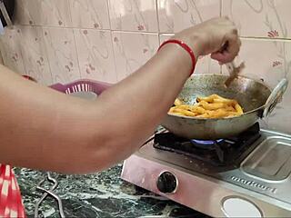Desi Bhabhi shocked by servant's bold move in kitchen