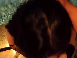 REAL BLOWJOB IN THE POOL