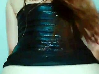 In the neighborhood, the Latina Mexican secretary with big ass seduces her neighbor by bouncing on his cock passionately