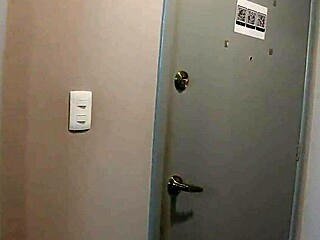 Me Cojo A La Novia De Mi Amigo En La Sala