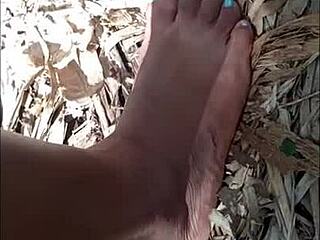 Hey, check this cute Brazilian teen Tiktoker with a tight bucetinha and big ass in a leaked outdoor video! 😜