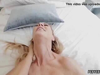 Hey Cherie, caught in anal sex during this American stepfamily taboo flick?