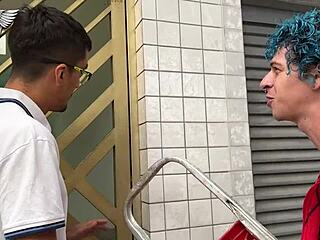 Internet Guy Fixes Faulty Point at Mansohimeros with Latina Double Blowjob