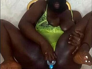 sat on this huge dildo with a plug in my asshole 😈