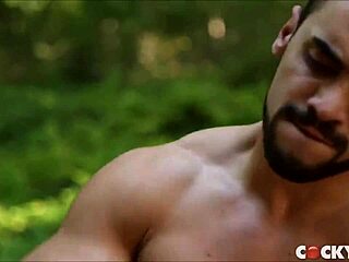 i just luv britney spears in this gay love scene