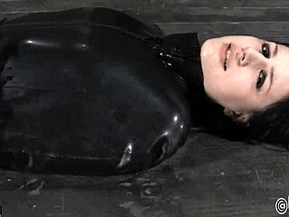 Feeling the sting of sexy whipping on beautiful ass