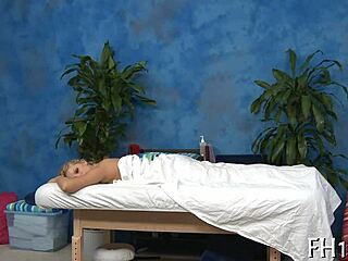 hot 18 gal gets fucked hard 😈