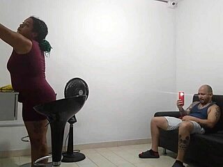 i get excited watching the maid clean, offer a tip for her to suck my cock