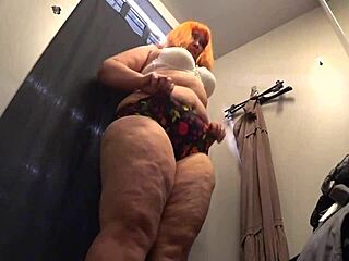 omg, caught a bbw mature milf in a public fitting room voyeur! 😱