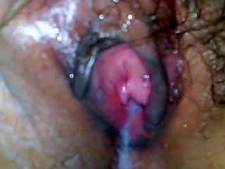 Amateur Video of Chi Dau Dam Dang Performance