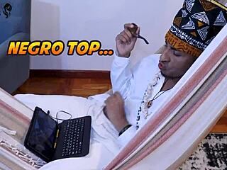 Rabuda tá com encosto bent over for monster cock close-up