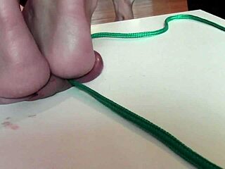 i love crushing cocks with my feet as a czech girl