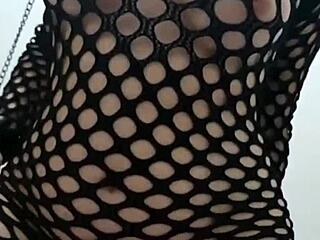 submissive with bitch mask makes a deep throat and runs when a client sucks her pussy www pequeydemonio com