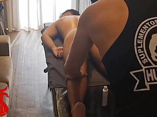 Victor Veiga gets full massage on Red