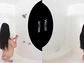 jade baker from vrallure masturbates in steamy bath! 🛁