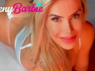 deny a loira sedutora se exibe e transa gostoso