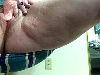 Vibrating tongue toy for pleasure