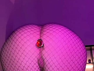 Check Out This Hot Big Ass Vikki Teasing In Stockings?