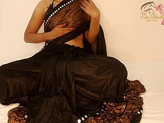 Indian Bhahi Fingers Her Wet Pussy Solo