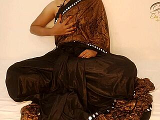 Indian Bhahi Fingers Her Wet Pussy Solo