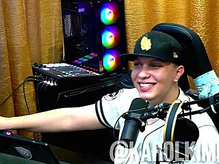 Karol: 'that tasty kiss made me so wet' - podcast in the barraco