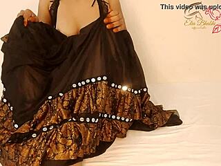 Indian Bhahi Fingers Her Wet Pussy Solo