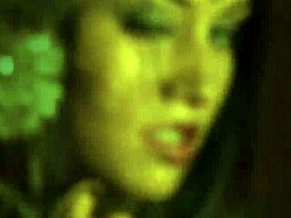 I see all the beauty in this Indian MILF dancing solo.